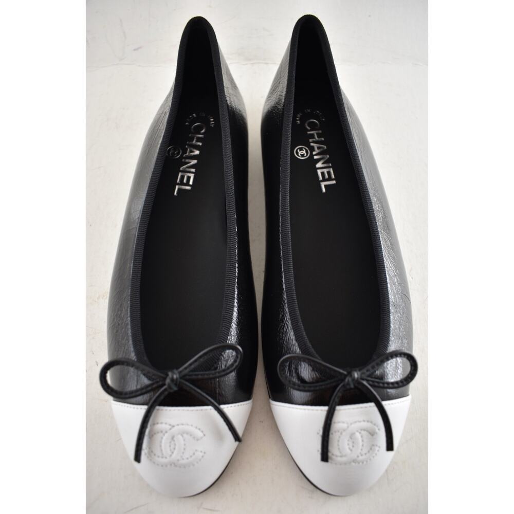 Chanel 26S Black White Crumpled Shiny Lambskin CC Bow Ballet Ballerina Flat 36 - Picture 16 of 16